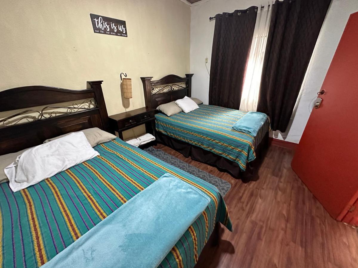 El Extranjero Hostal Antigua Ngoại thất bức ảnh