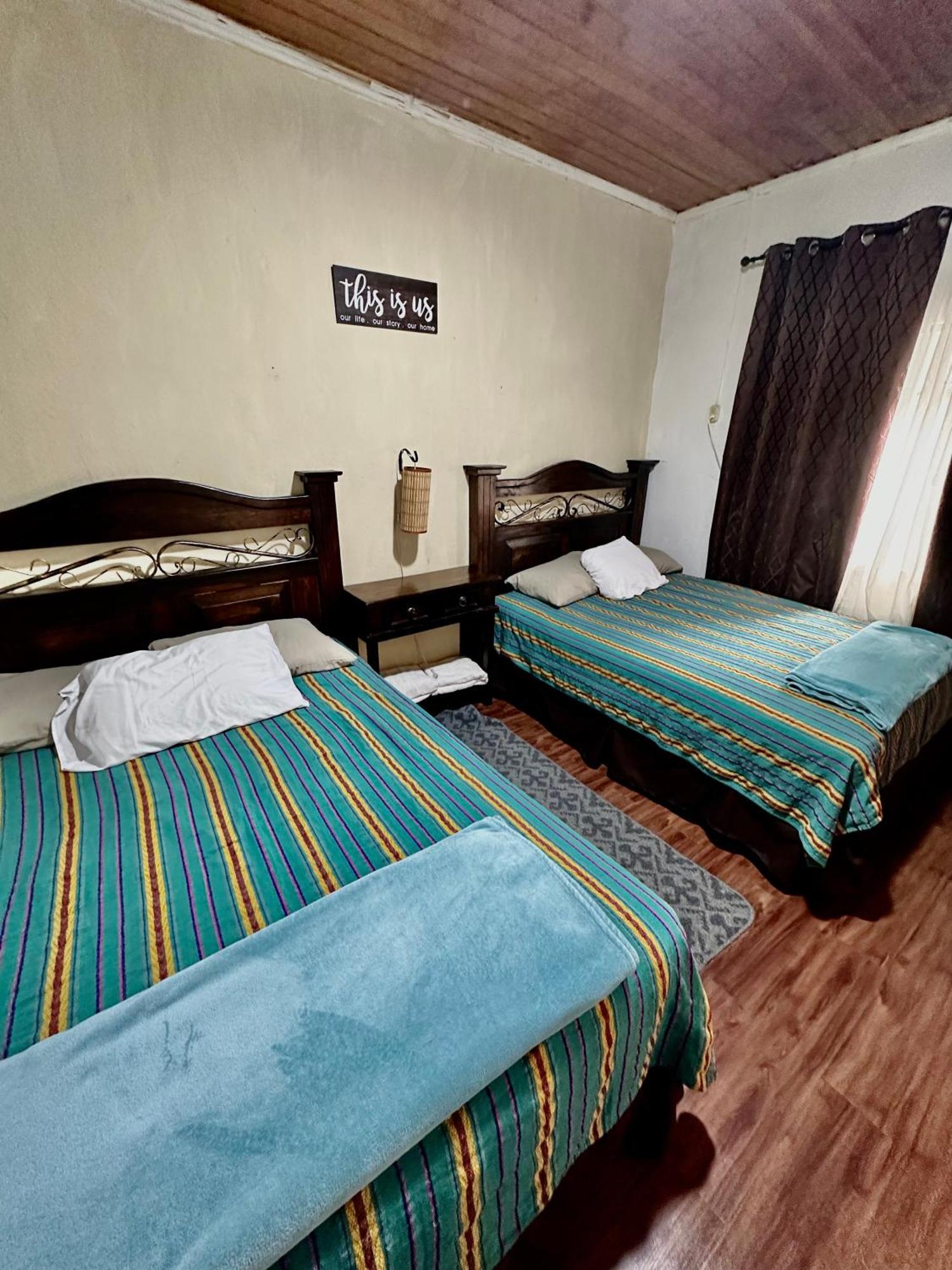 El Extranjero Hostal Antigua Ngoại thất bức ảnh
